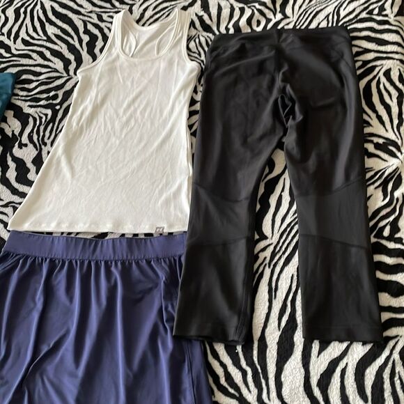 Bundle set of 4 women’s under armour pants, leggings, skirt tank top gym outfit - Picture 9 of 16